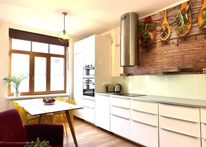 Linden-Charm Apartments