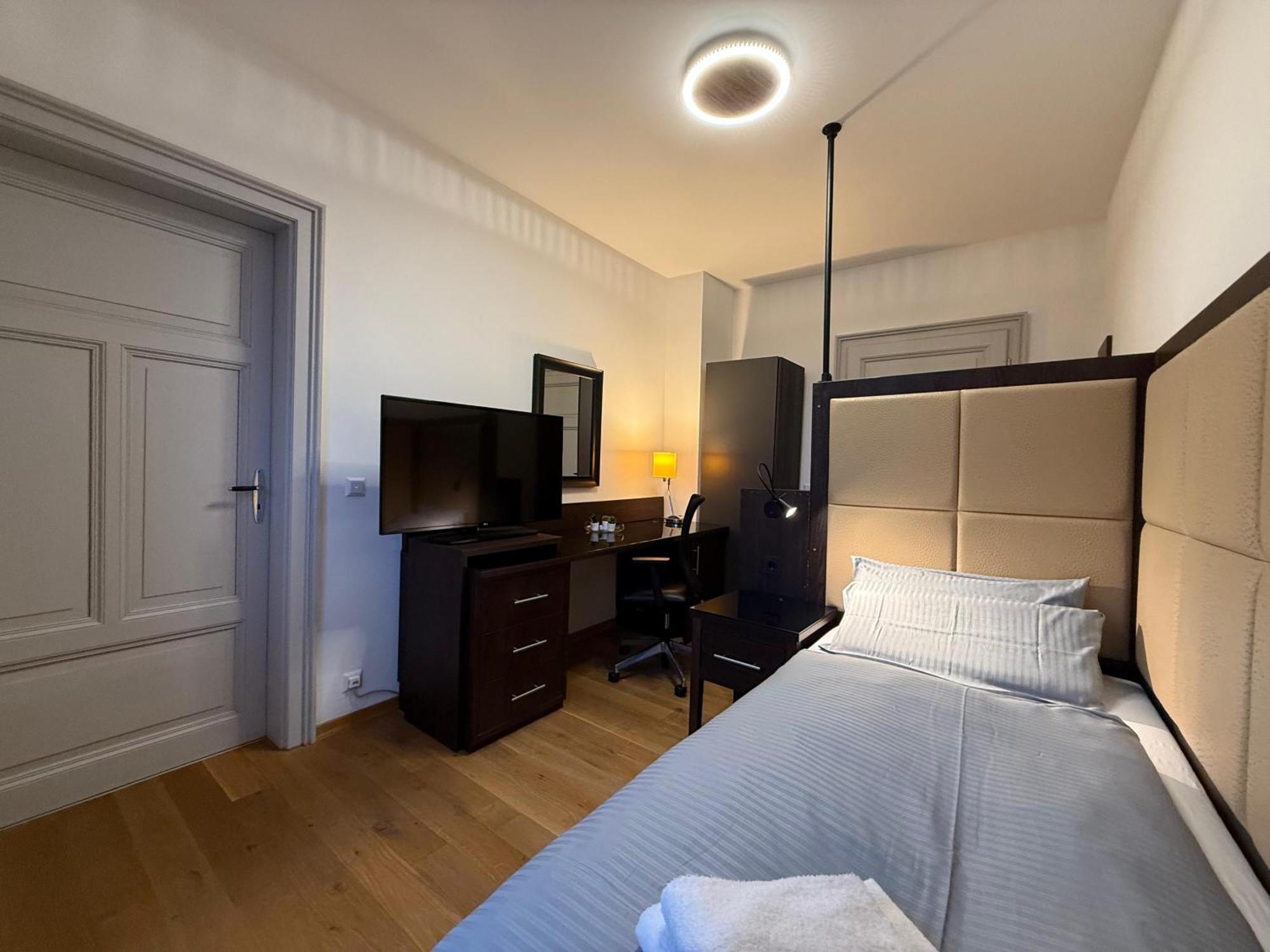 Linden-charm Homestay *